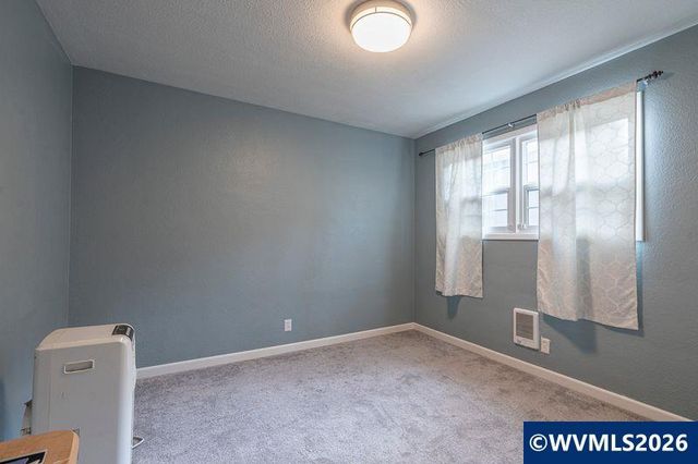 2530 Wayside Ter NE, Salem, OR 97301