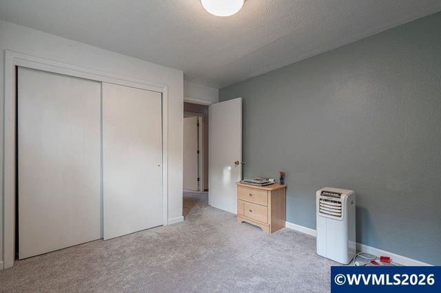 2530 Wayside Ter NE, Salem, OR 97301