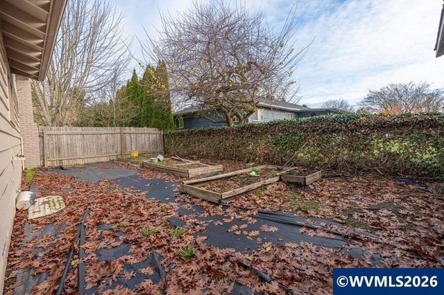 2530 Wayside Ter NE, Salem, OR 97301