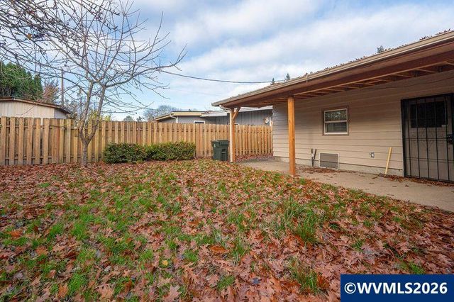 2530 Wayside Ter NE, Salem, OR 97301