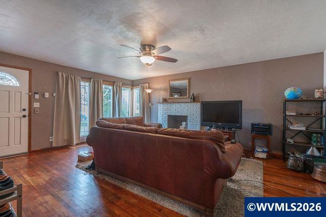 2530 Wayside Ter NE, Salem, OR 97301