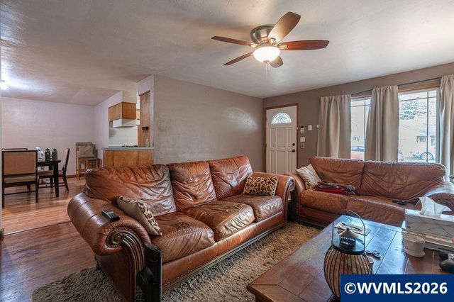 2530 Wayside Ter NE, Salem, OR 97301