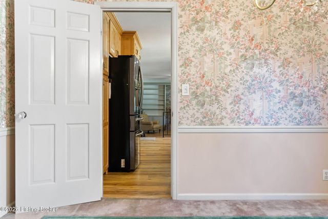 304 Cambridge Station Rd, Louisville, KY 40223