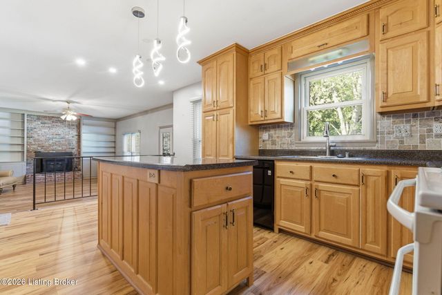 304 Cambridge Station Rd, Louisville, KY 40223