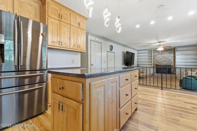 304 Cambridge Station Rd, Louisville, KY 40223