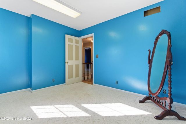 304 Cambridge Station Rd, Louisville, KY 40223