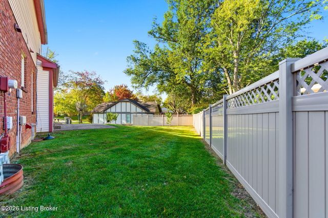 304 Cambridge Station Rd, Louisville, KY 40223