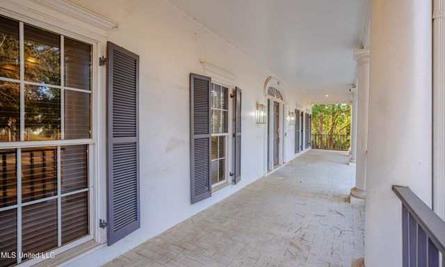 1990 N Petit Bois Street, Jackson, MS 39211