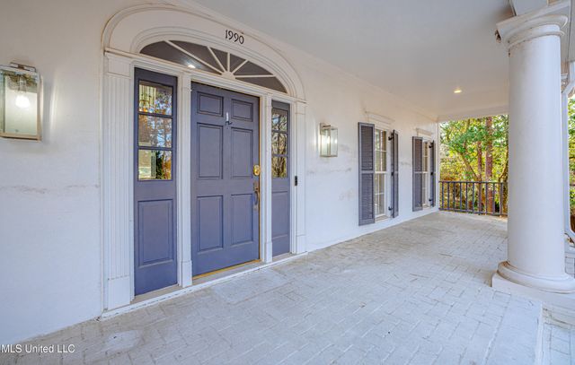 1990 N Petit Bois Street, Jackson, MS 39211