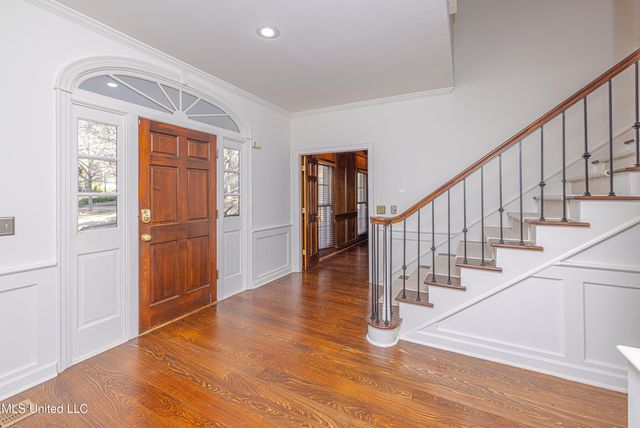 1990 N Petit Bois Street, Jackson, MS 39211