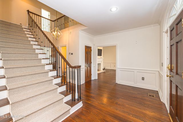 1990 N Petit Bois Street, Jackson, MS 39211