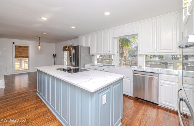 1990 N Petit Bois Street, Jackson, MS 39211