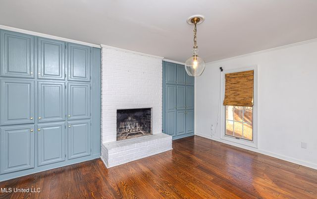 1990 N Petit Bois Street, Jackson, MS 39211