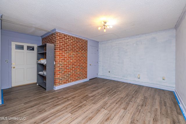 1990 N Petit Bois Street, Jackson, MS 39211