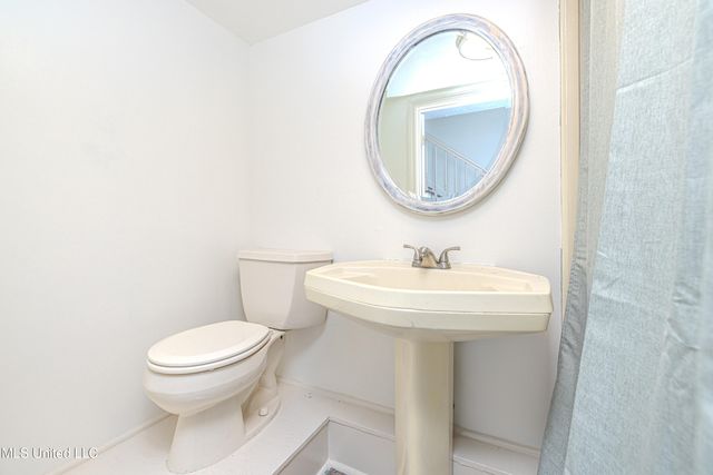 1990 N Petit Bois Street, Jackson, MS 39211