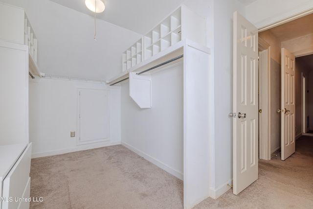 1990 N Petit Bois Street, Jackson, MS 39211