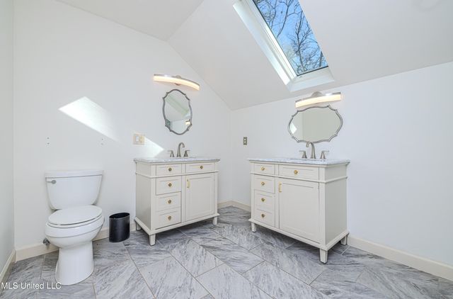 1990 N Petit Bois Street, Jackson, MS 39211