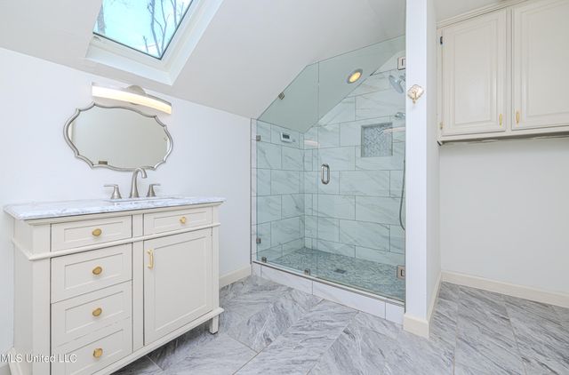 1990 N Petit Bois Street, Jackson, MS 39211