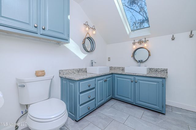 1990 N Petit Bois Street, Jackson, MS 39211