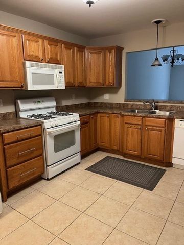 16131 Blue Spruce Lane, Clinton Township, MI 48035