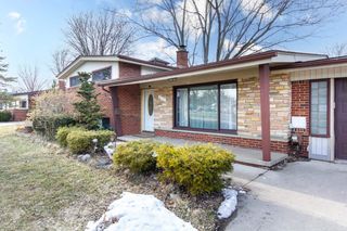 8729 KIDLEY Drive Drive, Sterling Heights, MI 48314