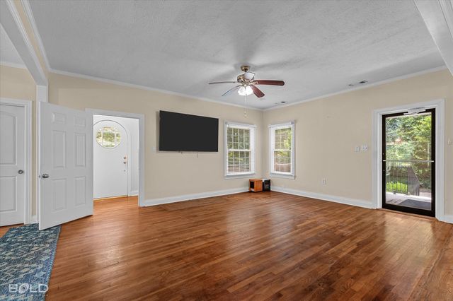 3421 N Market Street, Shreveport, LA 71107