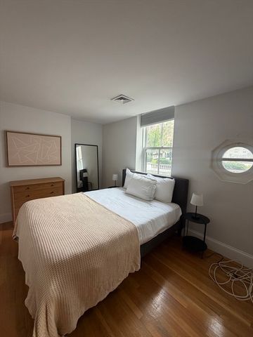 14 Derne Street 2, Boston, MA 02114