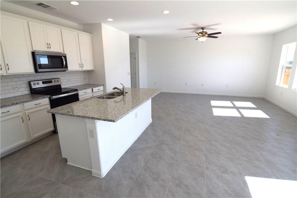 6705 Routenburn ST, Austin, TX 78754