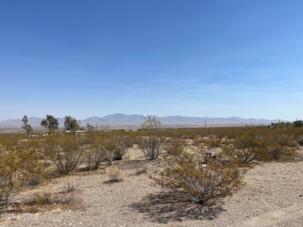 Image 7 of property listing at xxxxxx N Becky Road 322, Dolan Springs, AZ 86441