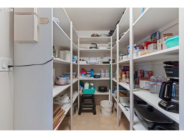 128 MARKET Ln, Myrtle Creek, OR 97457