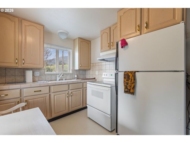 128 MARKET Ln, Myrtle Creek, OR 97457