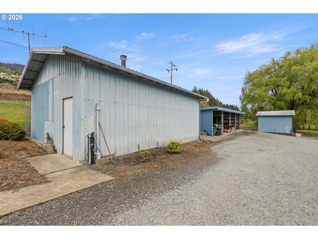 128 MARKET Ln, Myrtle Creek, OR 97457
