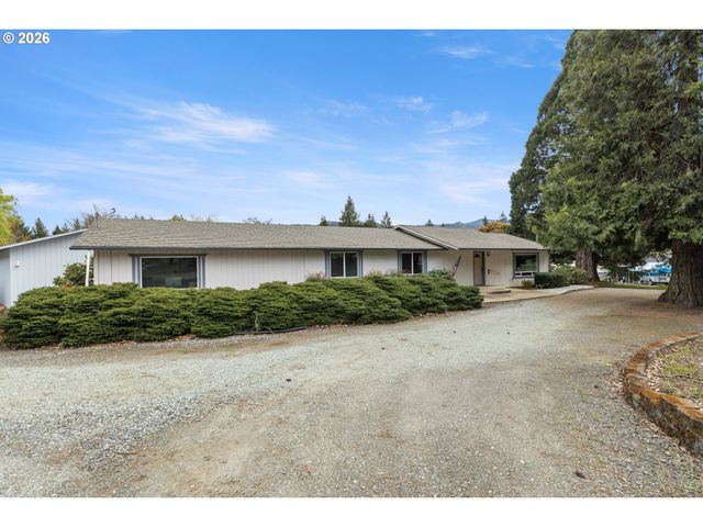128 MARKET Ln, Myrtle Creek, OR 97457