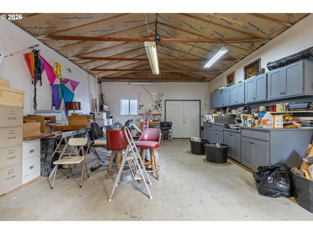 128 MARKET Ln, Myrtle Creek, OR 97457