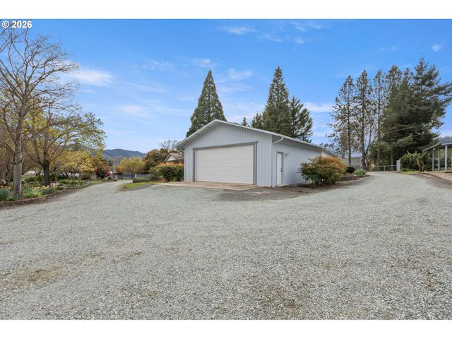 128 MARKET Ln, Myrtle Creek, OR 97457
