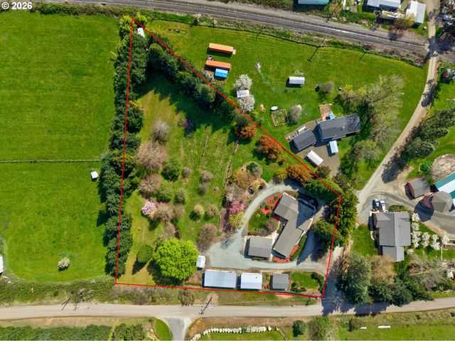128 MARKET Ln, Myrtle Creek, OR 97457