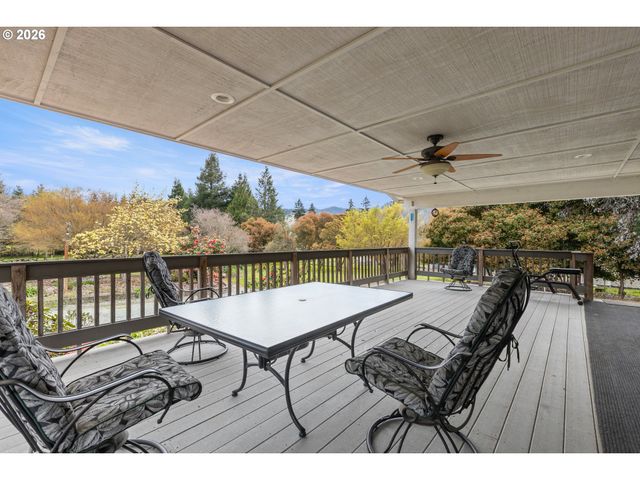 128 MARKET Ln, Myrtle Creek, OR 97457