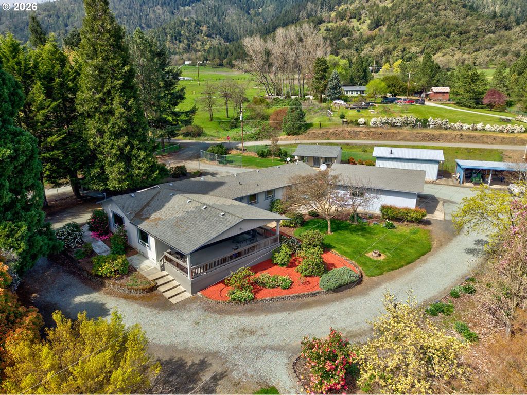 128 MARKET Ln, Myrtle Creek, OR 97457