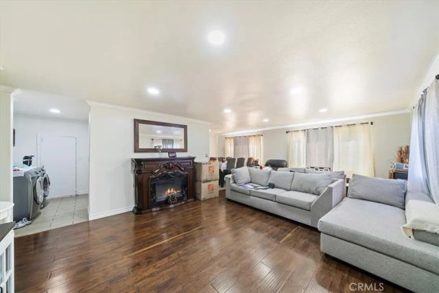 250 N Linden Avenue 327, Rialto, CA 92376