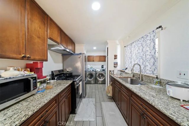 250 N Linden Avenue 327, Rialto, CA 92376