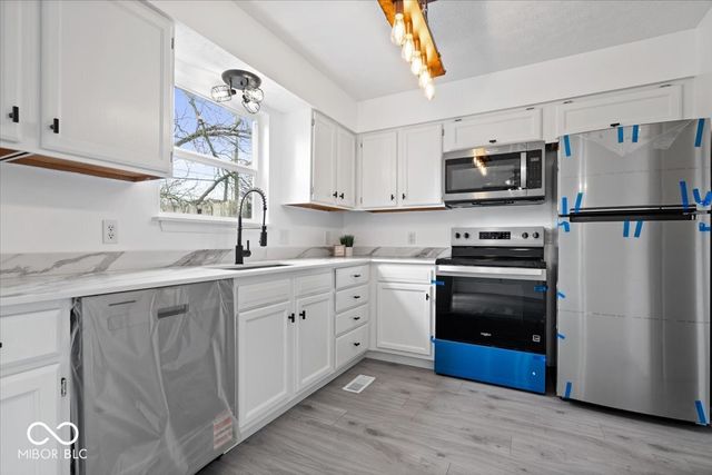 7467 Woodshire Place, Indianapolis, IN 46217