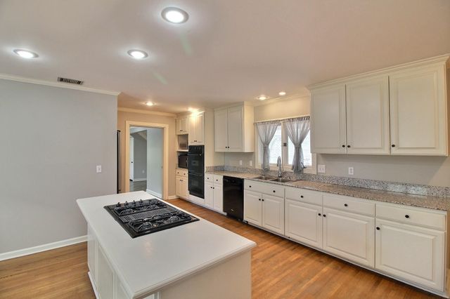 7572 WILLEY RD, Germantown, TN 38138