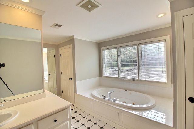 7572 WILLEY RD, Germantown, TN 38138