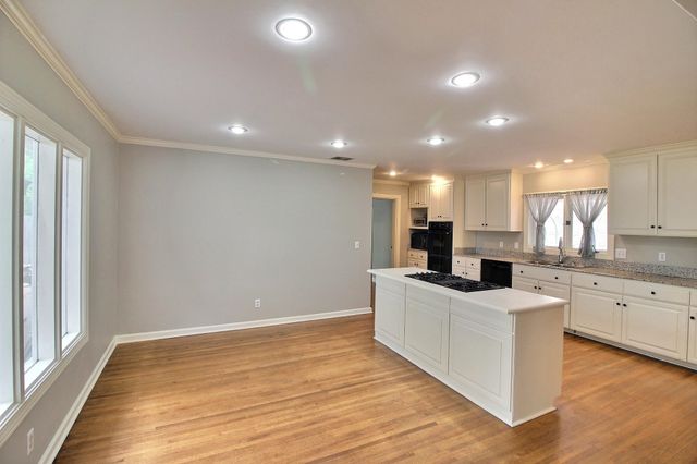 7572 WILLEY RD, Germantown, TN 38138