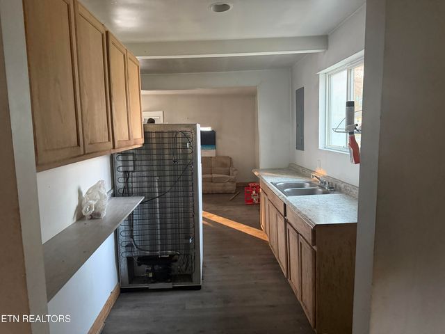 123 Baumgartner Rd, Harriman, TN 37748