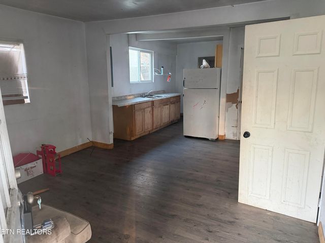 123 Baumgartner Rd, Harriman, TN 37748