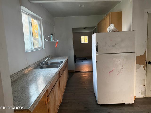 123 Baumgartner Rd, Harriman, TN 37748