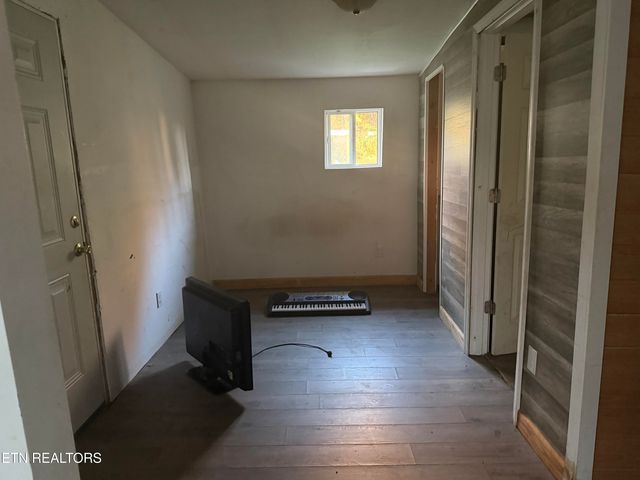 123 Baumgartner Rd, Harriman, TN 37748