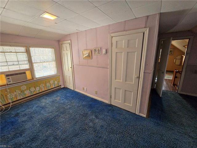 82 Lakeside DR, Newport News, VA 23606