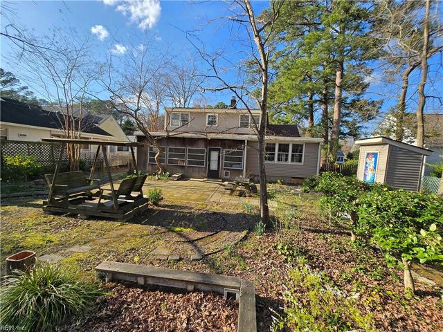 82 Lakeside DR, Newport News, VA 23606